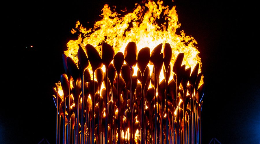 Radio interview with Thomas Heatherwick of Heatherwick Studios Heatherwick 2012 Olympic Cauldron