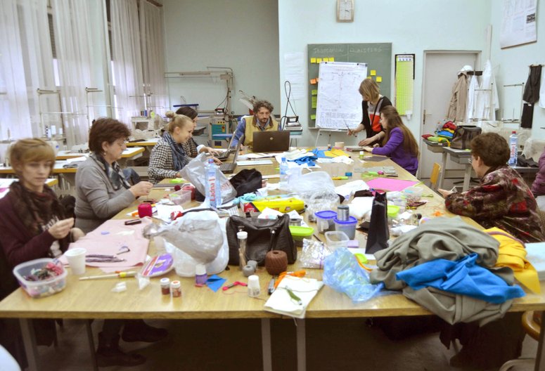 Workshop making phase. Photo courtesy Florie Salnot 