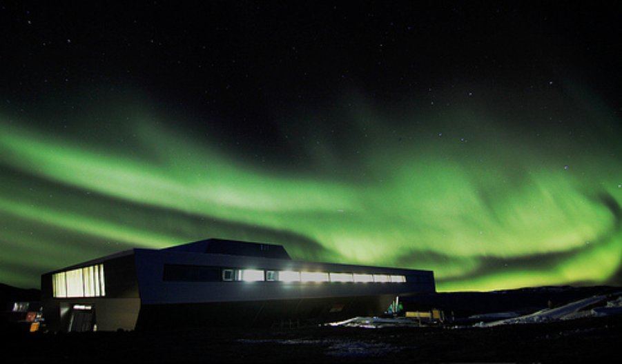 Polarlicht.Bharati.bof Architekten IMS.copyright NCAOR (National Centre for Antarctic and Ocean Research 