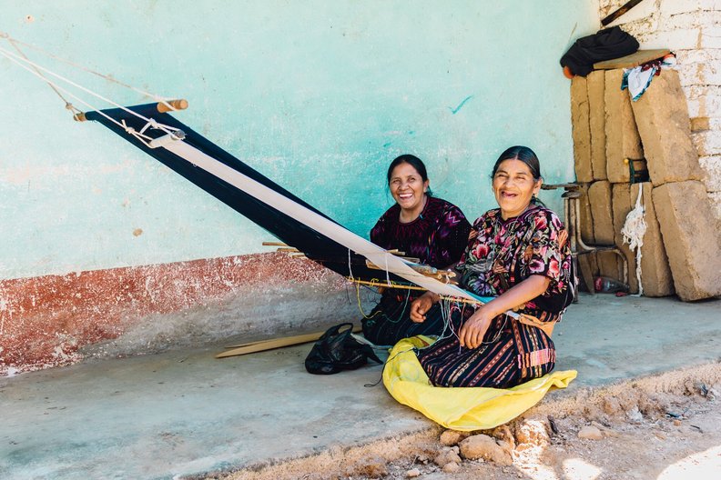 Backstrap loom weavers in Guatemala  Mariano Salazar 