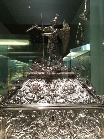 17th century silver eucharistic urn at Museo Franz Mayer PHOTO: JOÃO GUARANTANI