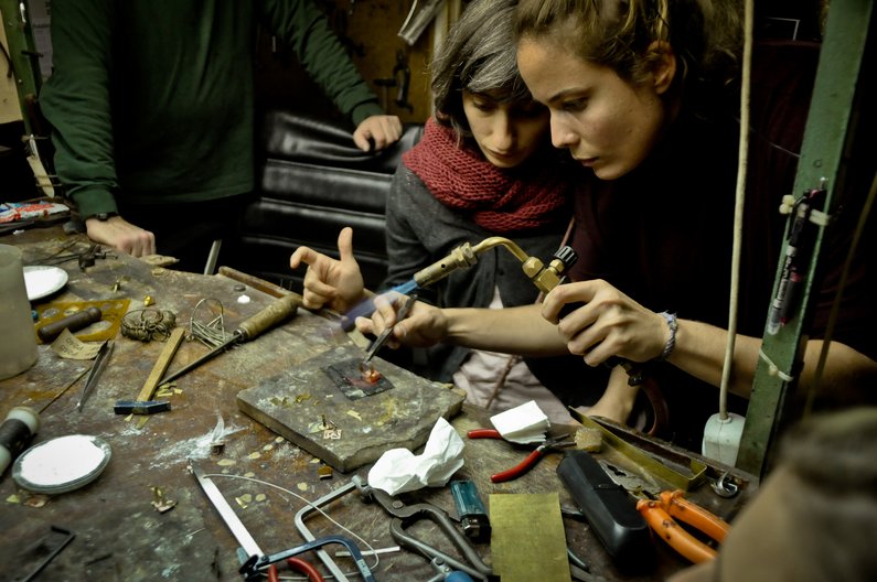 Jewellery making workshop at ATÖLYE Istanbul  © ATÖLYE Istanbul 